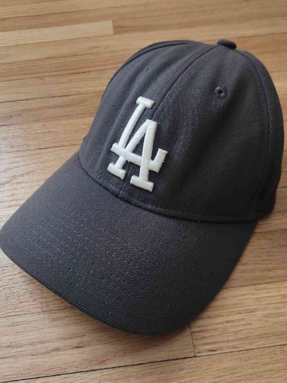 FREE With Any Bundle – Vintage New Era LA Dodgers Hat Grey White S/M